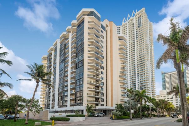 Exterior, Facade, Condo Building