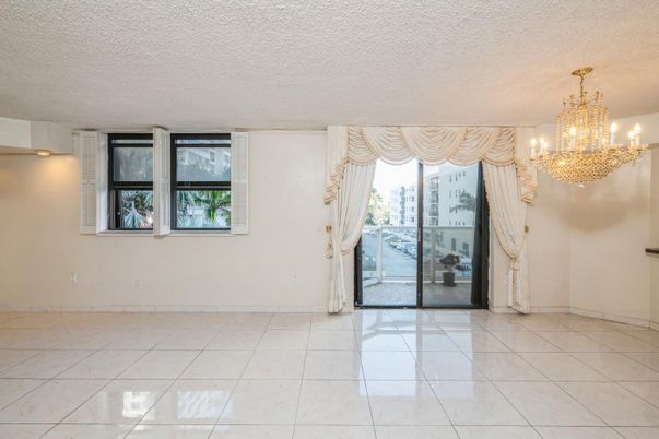 Chandelier, Empty room, Interior