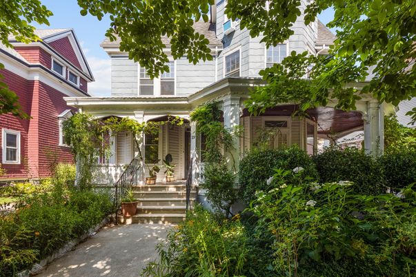 Exterior, Facade, Brick Facade, Queen Anne Victorian
