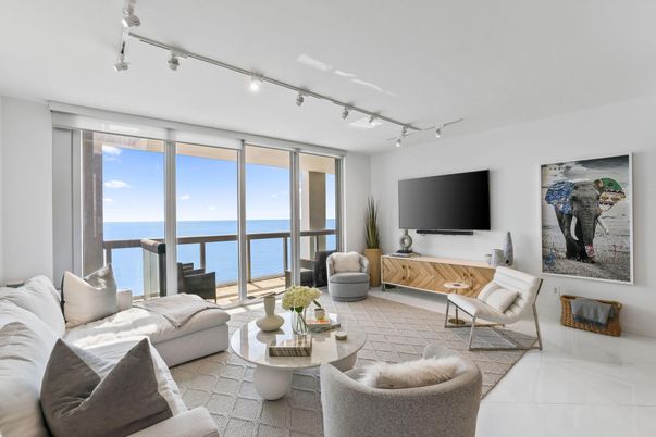 Interior, Living room, Water