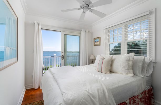 Bedroom, Interior, Water, Wood Texture Flooring