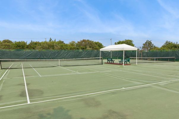 Exterior, Tennis Courts