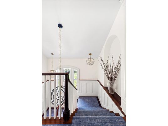 Chandelier, Interior