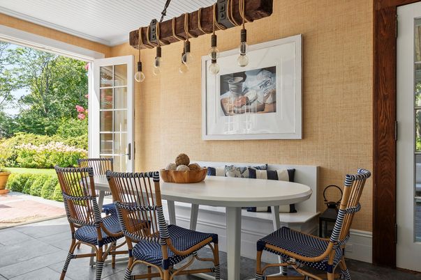 Dining room, Interior