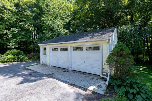 Detached Garage, Exterior