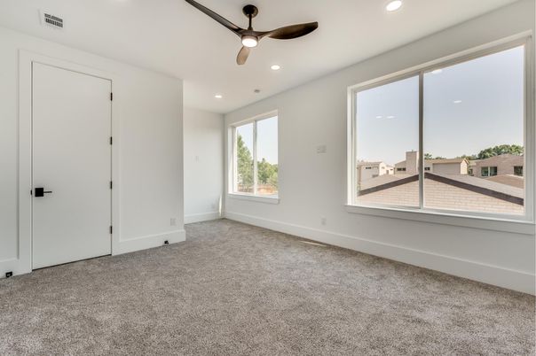Empty room, Interior, Recessed Lighting