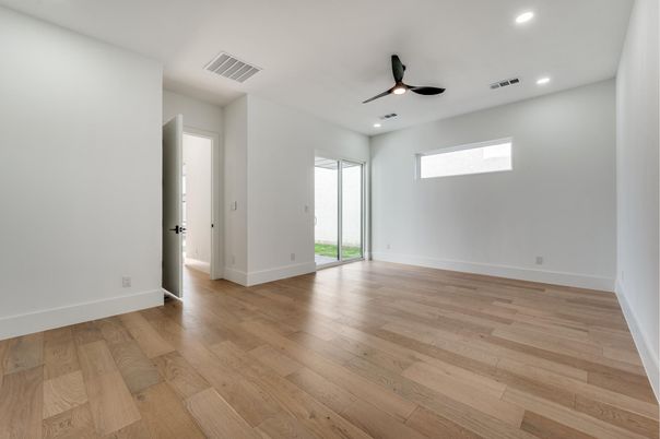 Empty room, Interior, Recessed Lighting, Wood Texture Flooring