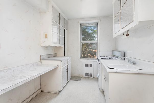 Interior, Marble Walls, Washer