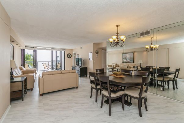 Chandelier, Dining room, Interior, Living room, Marble