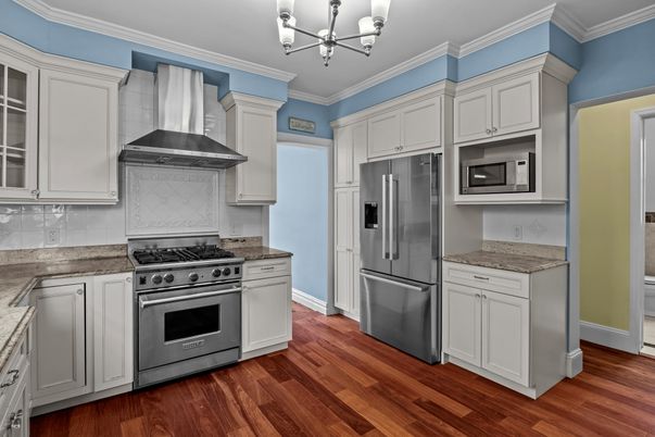 Chandelier, Interior, Kitchen, Stainless Steel Appliances, Wood Texture Flooring