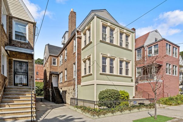 Exterior, Facade, Brick Facade, Rowhouse