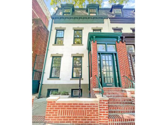 Exterior, Facade, Brick Facade, Rowhouse