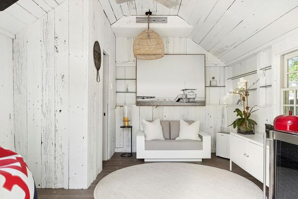 Interior, Pendant Lights, Wood Texture Flooring
