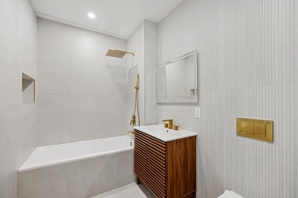 Bathroom, Interior, Recessed Lighting