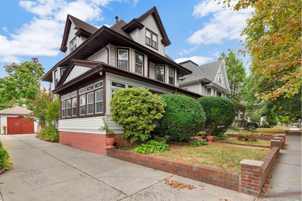 Detached Garage, Exterior, Facade, Queen Anne Victorian