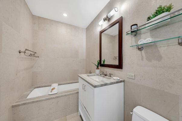 Bathroom, Interior, Recessed Lighting