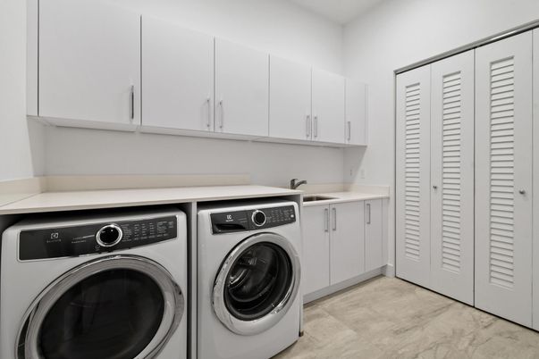 Interior, Utility Closets, Washer