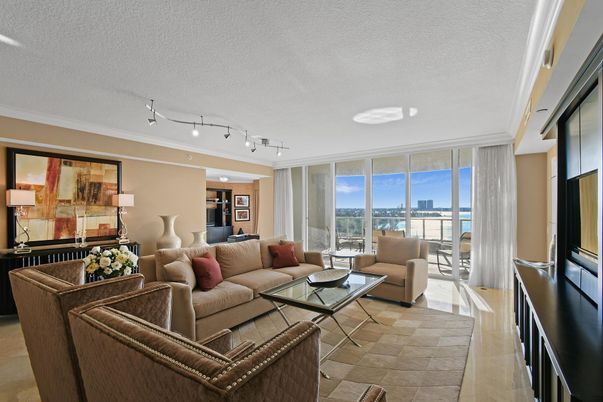 Interior, Living room, Water