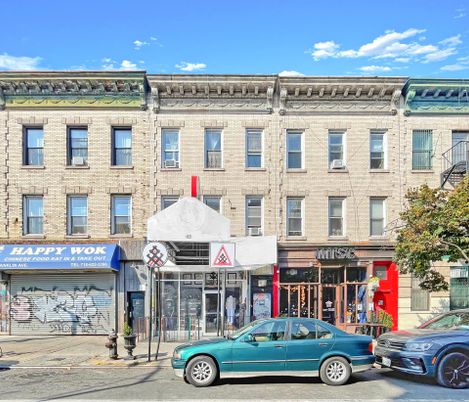 Exterior, Facade, Brick Facade, Rowhouse