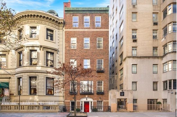 Exterior, Facade, Brick Facade, Rowhouse