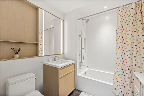 Bathroom, Interior, Recessed Lighting