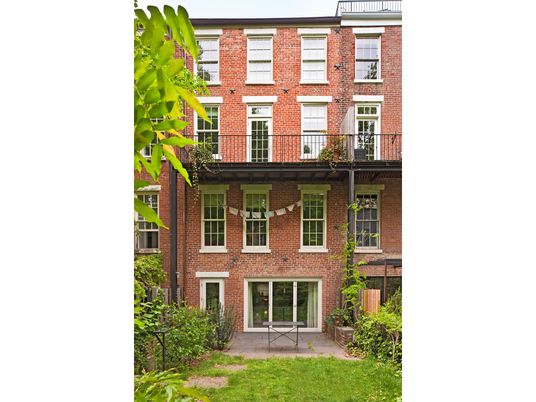 Exterior, Facade, Brick Facade, Georgian