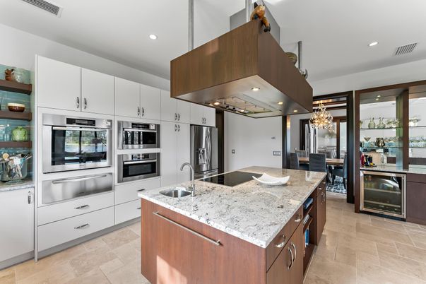 Chandelier, Dining room, Interior, Kitchen, Recessed Lighting, Stainless Steel Appliances