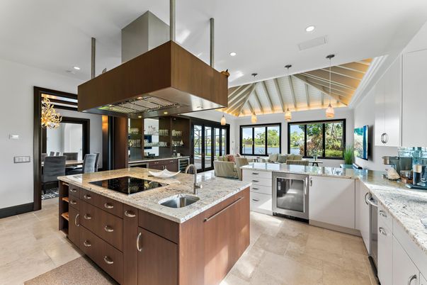 Dining room, Interior, Kitchen, Living room, Pendant Lights, Recessed Lighting, Stainless Steel Appliances