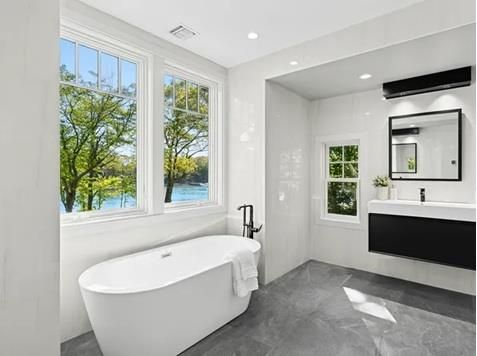 Bathroom, Free Standing Baths, Interior, Recessed Lighting, Water