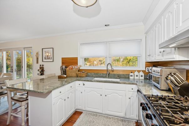 Dining room, Interior, Kitchen, Stainless Steel Appliances, Wood Texture Flooring