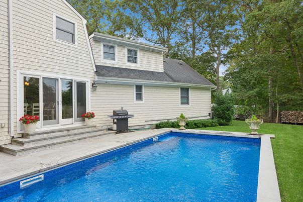Exterior, Pool