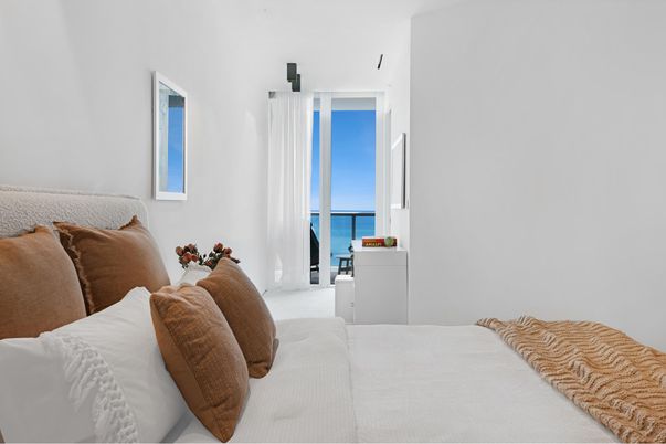 Bedroom, Interior, Water