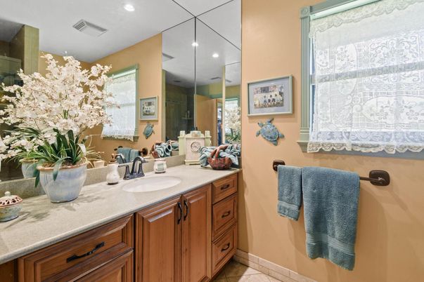 Bathroom, Interior, Recessed Lighting