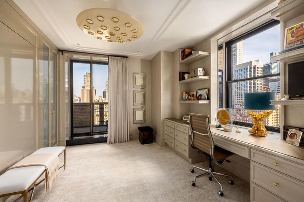 Home Office, Interior
