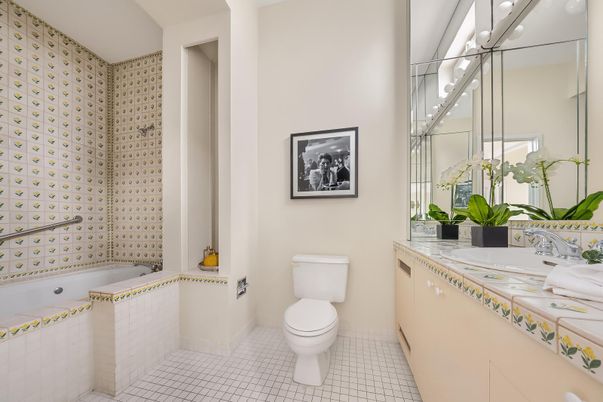 Bathroom, Interior, Tile Countertops