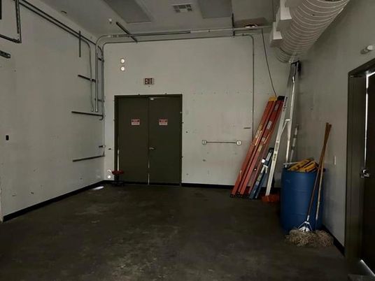 Garage, Interior