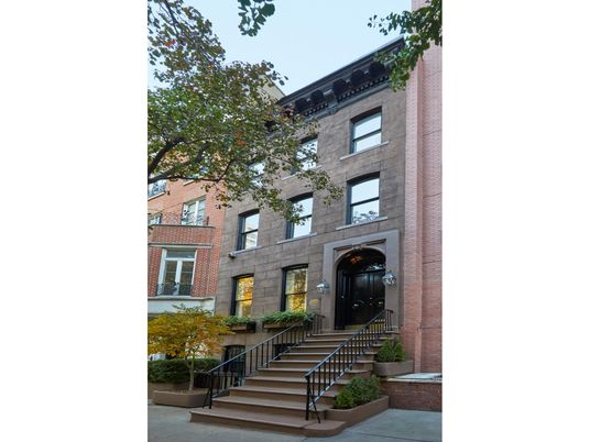 Exterior, Facade, Brick Facade, Rowhouse