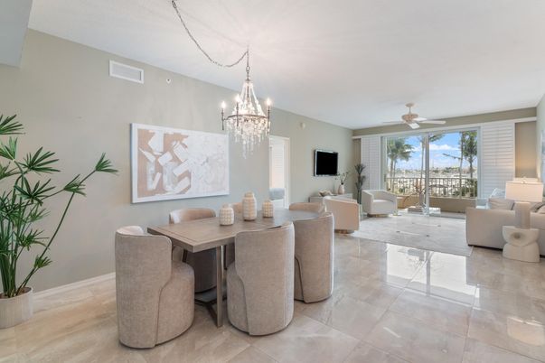 Chandelier, Dining room, Interior, Living room