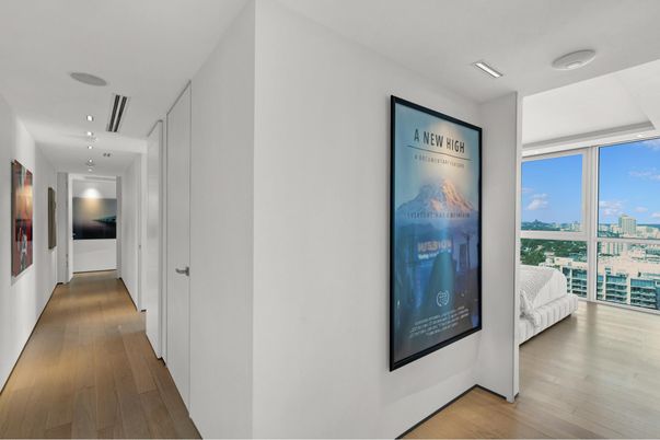 Interior, Recessed Lighting, Wood Texture Flooring
