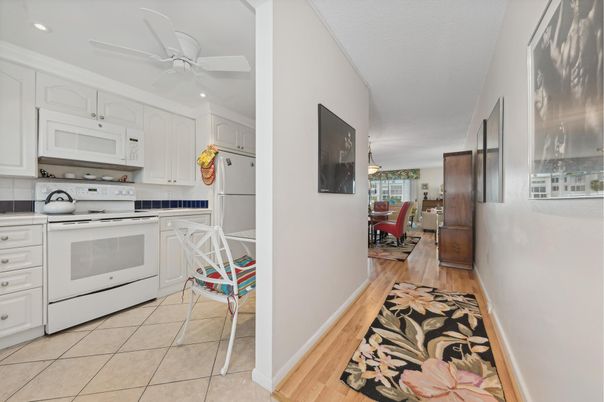 Dining room, Interior, Kitchen, Recessed Lighting, Wood Texture Flooring
