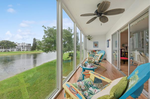 Interior, Sun Room, Water