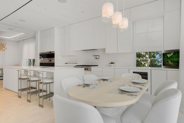 Dining room, Interior, Kitchen, Pendant Lights, Recessed Lighting, Stainless Steel Appliances