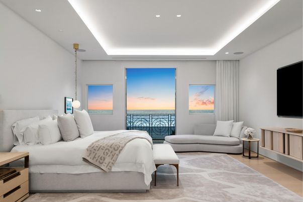 Bedroom, Interior, Pendant Lights, Recessed Lighting, Water, Wood Texture Flooring