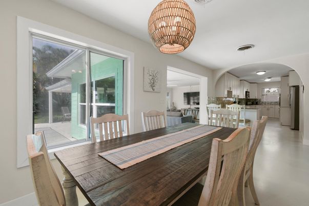 Chandelier, Dining room, Interior, Kitchen