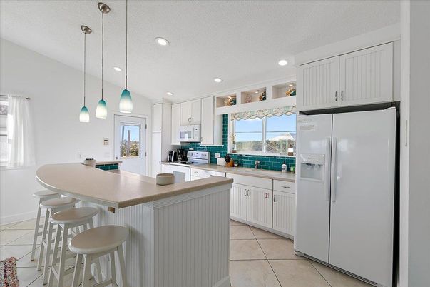 Interior, Kitchen, Pendant Lights, Recessed Lighting