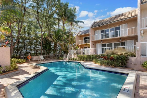 Exterior, Pool