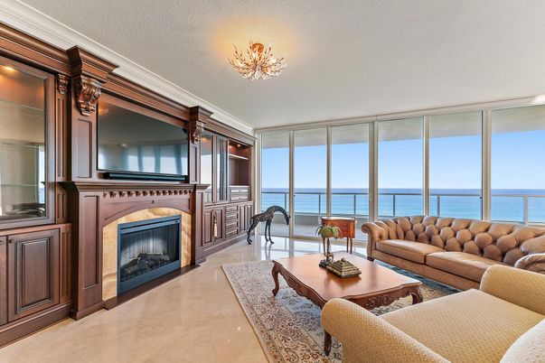 Fireplace, Interior, Living room, Water
