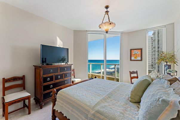 Bedroom, Interior, Water