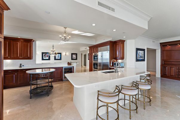 Chandelier, Interior, Kitchen, Recessed Lighting, Stainless Steel Appliances
