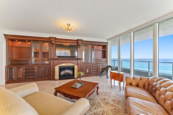 Fireplace, Interior, Living room, Water
